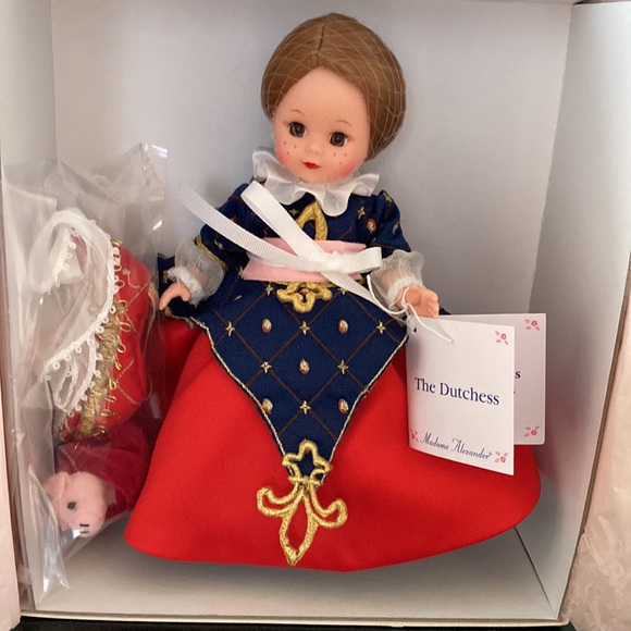 Madame Alexander The Dutchess 8" Doll + Pig and Hat NRFB - Picture 1 of 15